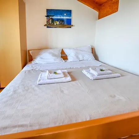 House Kastel Сasa de vacaciones Tkon