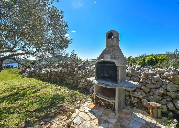 House Kastel 펜션 트콘