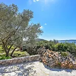 بيت للعطل House Kastel