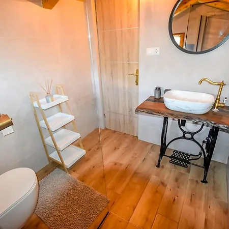 Nyaraló House Kastel *